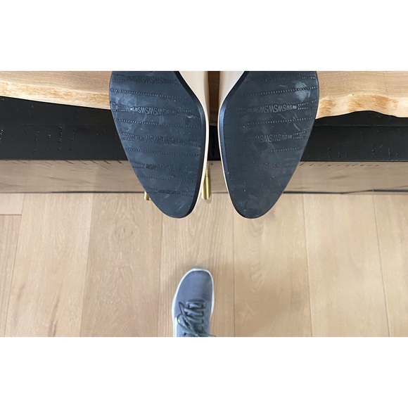 Stuart Weitzman Bone/Ecru Heel, Size 6.5 Medium, New Without Box - Picture 2 of 6